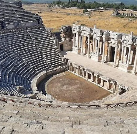 Izmir Cesmede Yazlik Kislik Daire *